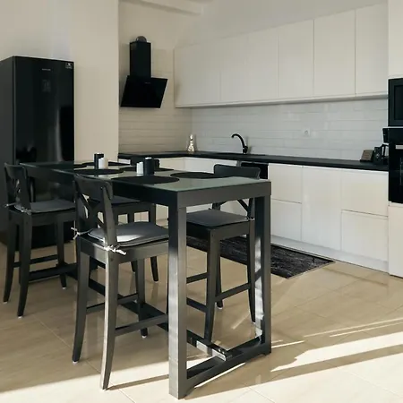 The Garrison Apartmán Sarandë